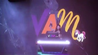 The cyber girl had a perfect ass that could crush buildings